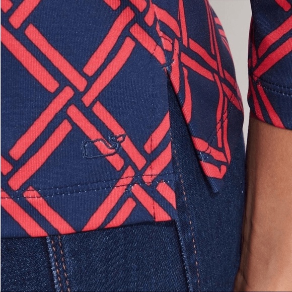 NWT Vineyard Vines Printed Sankaty Boatneck Simple Tee Deep Bay Geo Red M - Picture 3 of 5